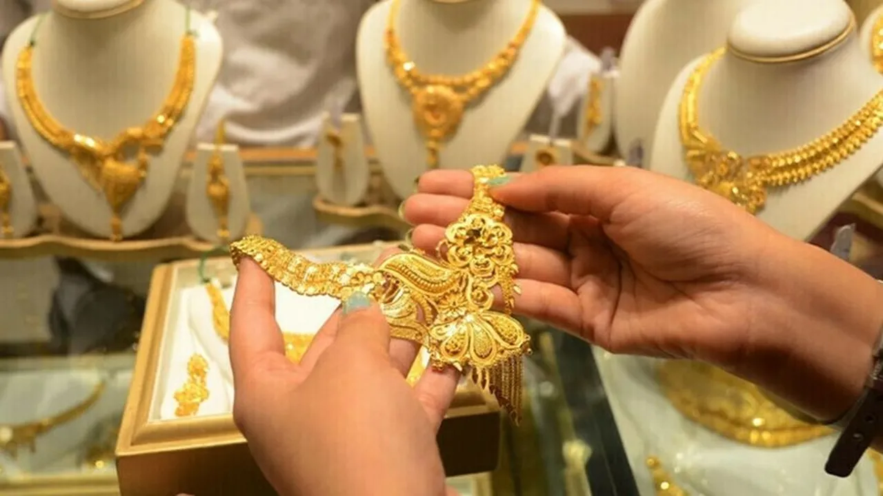 تطورات جديدة في سعر الذهب عيار 21 داخل السوق المحلية وصولاً لـ 106.7 دينار